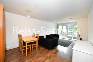 3 bed flat, St. Davids Square, Isle of Dogs, London, E143WB - Image 2