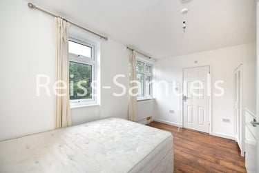 4 bed flat, Manchester Road, Isle of Dogs, London, E143DP - Image 8