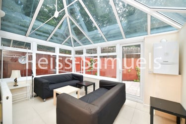 5 bed house, Ambassador Square, Isle of Dogs, London, E149UX - Image 2