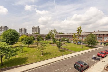 4 bed flat, Forsyth Gardens, Kennington, London, SE173NE - Image 1