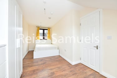 6 bed house, Manchester Road, Isle of Dogs, London, E143BE - Image 3
