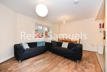 6 bed house, Ambassador Square, Isle of Dogs, London, E149UX - Image 1