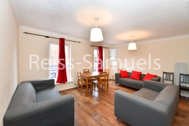 6 bed house, Ambassador Square, Isle of Dogs, London, E149UX - Image 1