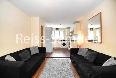 3 bed flat, Ambassador Square, Isle of Dogs, London, E149UX - Image 1