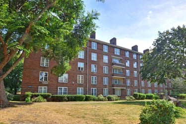 3 bed flat, Welland Street, Isle of Dogs, London, SE109DW - Image 1