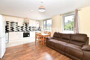 4 bed flat, Seyssel Street, Isle of Dogs, London, E143HZ - Image 1