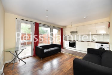 4 bed flat, Lorrimore Road, Kennington, London, SE173ND - Image 1