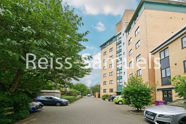2 bed flat, Old Bellgate Place, Isle of Dogs, London, E143SX - Image 1