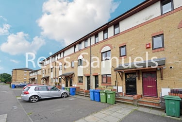 4 bed house, Oxley Close, Bermondsey, London, SE15HN - Image 1