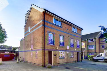 6 bed house, Ambassador Square, Isle of Dogs, London, E149UX - Image 1