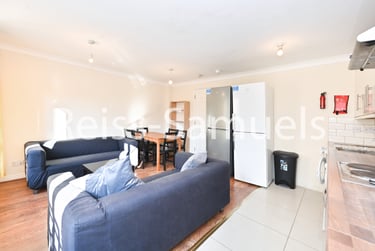 6 bed house, Ambassador Square, Isle of Dogs, London, E149UX - Image 3