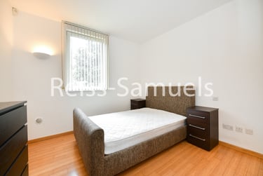 2 bed flat, Westferry Road, Isle of Dogs, London, E143RS - Image 13