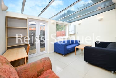 5 bed house, Ironmongers Place, Isle of Dogs, London, E149YD - Image 4