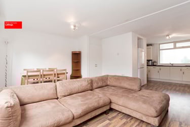 3 bed flat, Manchester Road, Isle of Dogs, London, E143BE - Image 1