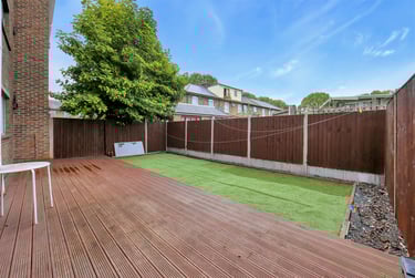 4 bed flat, Julian Place, Isle of Dogs, London, E143AT - Image 1