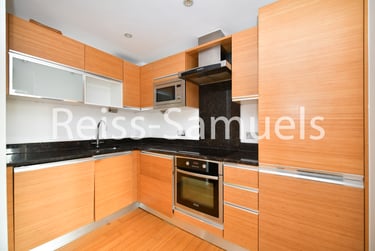 3 bed flat, Westferry Road, Isle of Dogs, London, E143RS - Image 7