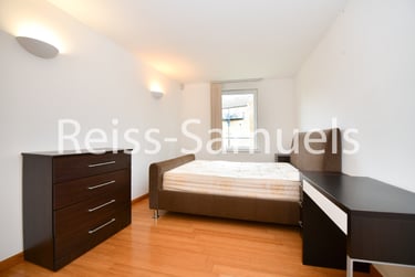 3 bed flat, Westferry Road, Isle of Dogs, London, E143RS - Image 10