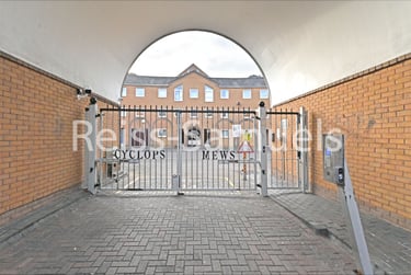 5 bed house, Cyclops Mews, Isle of Dogs, London, E143UA - Image 2