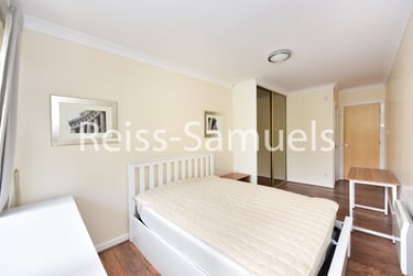 3 bed flat, Boardwalk Place, Poplar, London, E145SE - Image 9