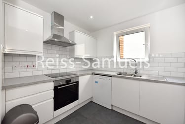 3 bed flat, Boardwalk Place, Poplar, London, E145SE - Image 12