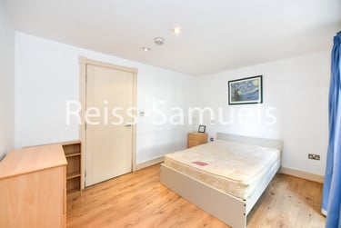 3 bed flat, Newton Place, Isle of Dogs, London, E143TT - Image 9