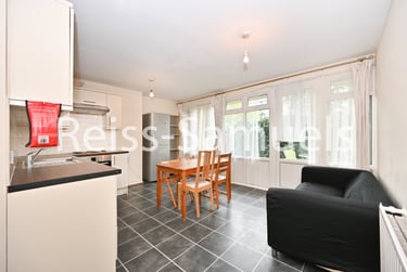 4 bed flat, Cooks Road, Kennington, London, SE173NG - Image 3