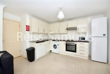 3 bed flat, Eleanor Close, Surrey Quays, London, SE166PW - Image 4