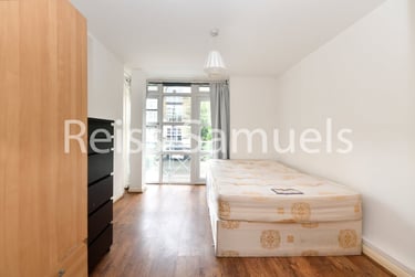 3 bed flat, Eleanor Close, Surrey Quays, London, SE166PW - Image 5