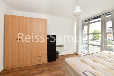 3 bed flat, Eleanor Close, Surrey Quays, London, SE166PW - Image 7