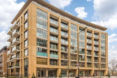 3 bed flat, Needleman Street, Surrey Quays, London, SE167AW - Image 1