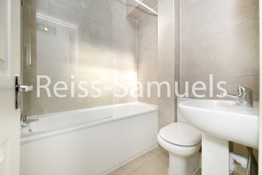 4 bed house, Whitebeam Close, Stockwell, London, SW90EG - Image 9