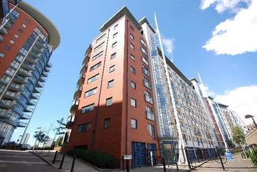 2 bed flat, Newton Place, Isle of Dogs, London, E143TT - Image 6