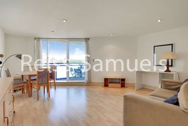 2 bed flat, Newton Place, Isle of Dogs, London, E143TT - Image 2