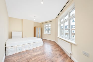 4 bed flat, High Street, Twickenham, London, TW27LA - Image 3