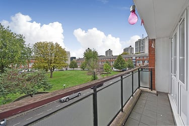 4 bed flat, Forsyth Gardens, Kennington, London, SE173NE - Image 1