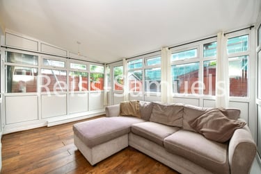 4 bed house, Patmore Estate, Stockwell, London, SW84JY - Image 1