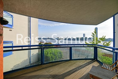 3 bed flat, Newton Place, Isle of Dogs, London, E143TT - Image 1