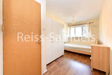 3 bed flat, Ambassador Square, Isle of Dogs, London, E149UX - Image 5