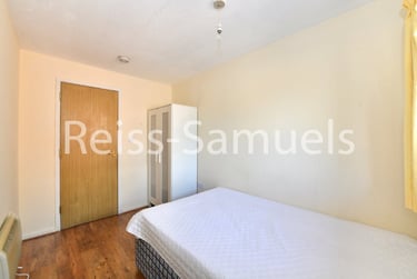 3 bed flat, Ambassador Square, Isle of Dogs, London, E149UX - Image 11