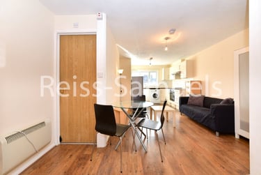 3 bed flat, Ambassador Square, Isle of Dogs, London, E149UX - Image 12