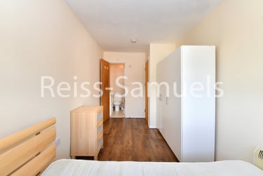 3 bed flat, Ambassador Square, Isle of Dogs, London, E149UX - Image 6