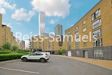 3 bed flat, Westferry Road, Canary Wharf, London, E148LU - Image 2