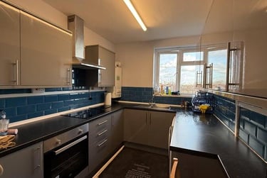4 bed flat, Crawford Estate, Camberwell, London, SE59HF - Image 1