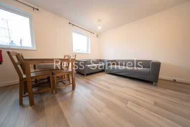 4 bed flat, High Street, Twickenham, London, TW27LA - Image 2