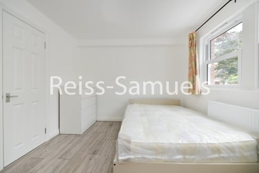 4 bed flat, High Street, Twickenham, London, TW27LA - Image 5