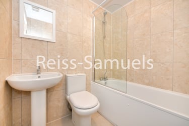 4 bed flat, High Street, Twickenham, London, TW27LA - Image 8