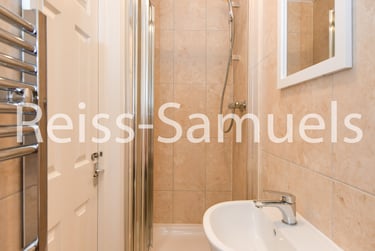 4 bed flat, High Street, Twickenham, London, TW27LA - Image 9