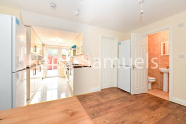 6 bed house, Manchester Road, Isle of Dogs, London, E143BE - Image 2