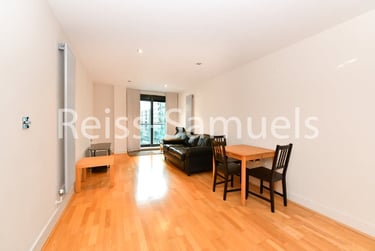2 bed flat, Millharbour, Isle of Dogs, London, E149NA - Image 3