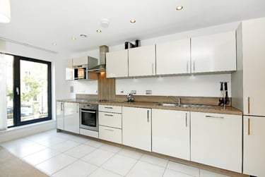 3 bed flat, Needleman Street, Surrey Quays, London, SE167AW - Image 3